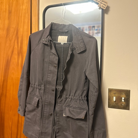 Gray Jacket - Picture 1 of 7